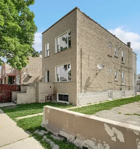 4757 South Rockwell Street Chicago IL 60632