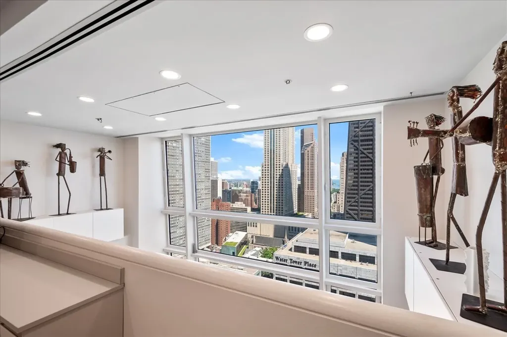161 East Chicago Avenue Chicago IL 60611