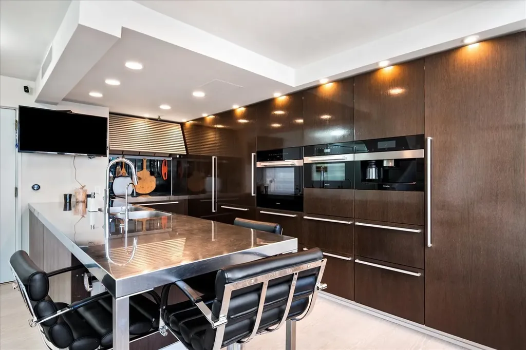 161 East Chicago Avenue Chicago IL 60611