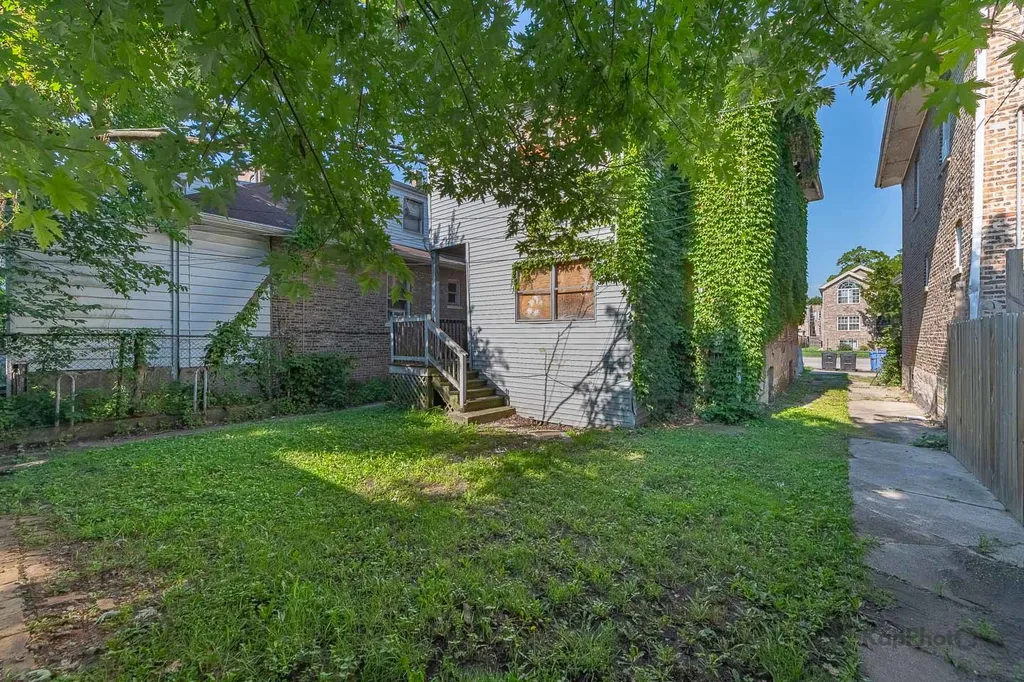 7141 South Woodlawn Avenue Chicago IL 60619