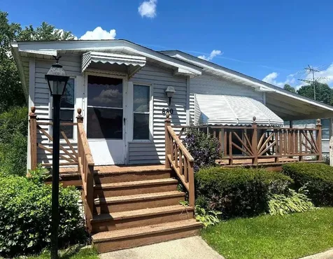 880 Carmella Lane Elgin IL 60120
