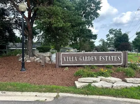 880 Carmella Lane Elgin IL 60120
