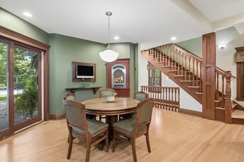 636 North Dunton Avenue Arlington Heights IL 60004
