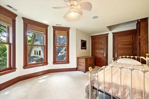 636 North Dunton Avenue Arlington Heights IL 60004