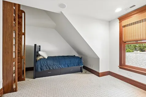 636 North Dunton Avenue Arlington Heights IL 60004