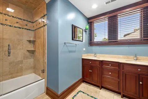 636 North Dunton Avenue Arlington Heights IL 60004