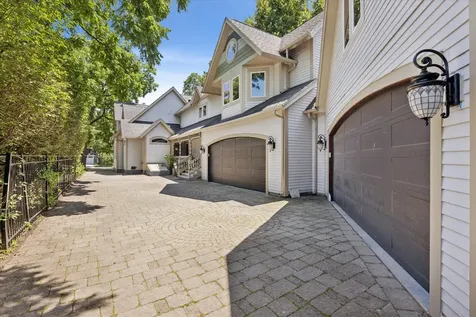 636 North Dunton Avenue Arlington Heights IL 60004