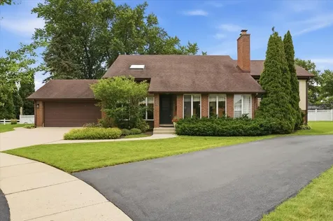 1615 North Dale Avenue Arlington Heights IL 60004