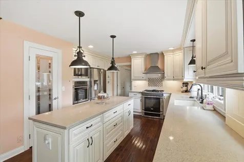 1615 North Dale Avenue Arlington Heights IL 60004