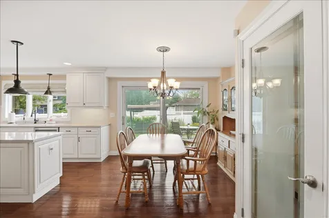 1615 North Dale Avenue Arlington Heights IL 60004