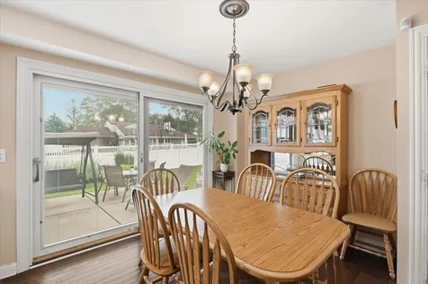 1615 North Dale Avenue Arlington Heights IL 60004