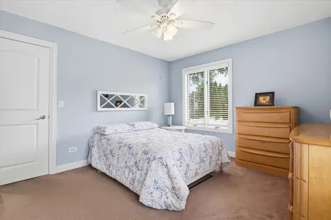 1615 North Dale Avenue Arlington Heights IL 60004