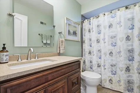 1615 North Dale Avenue Arlington Heights IL 60004