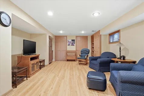 1615 North Dale Avenue Arlington Heights IL 60004