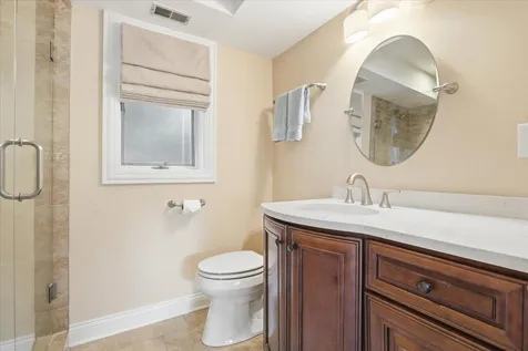 1615 North Dale Avenue Arlington Heights IL 60004