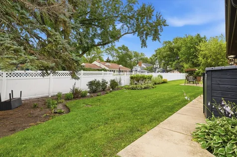 1615 North Dale Avenue Arlington Heights IL 60004