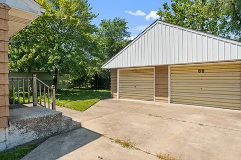 99 Indianwood Drive Thornton IL 60476