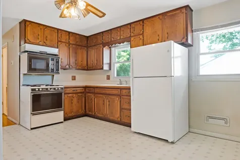 99 Indianwood Drive Thornton IL 60476