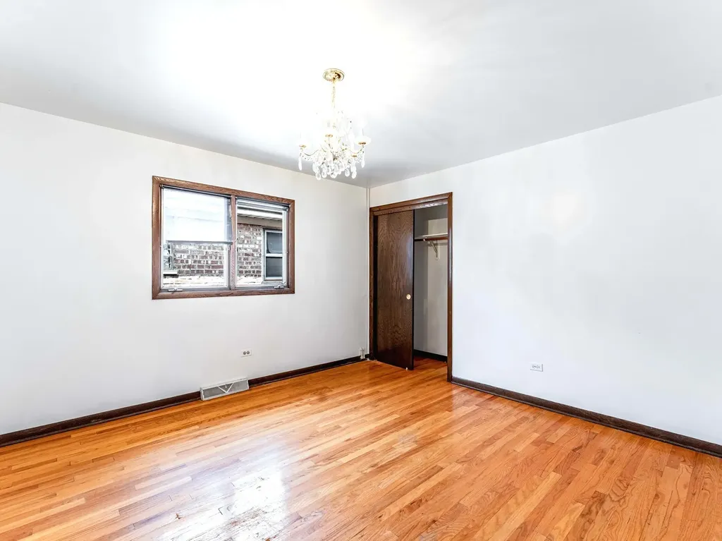 6102 West 64th Street Chicago IL 60638