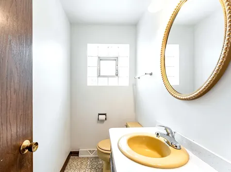 6102 West 64th Street Chicago IL 60638