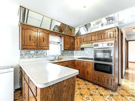 6102 West 64th Street Chicago IL 60638