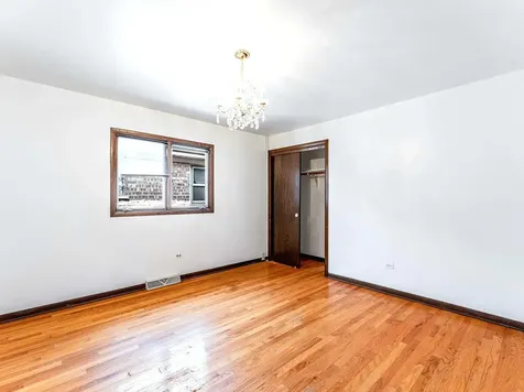 6102 West 64th Street Chicago IL 60638