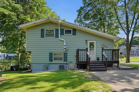 1104 Elm Place Dixon IL 61021