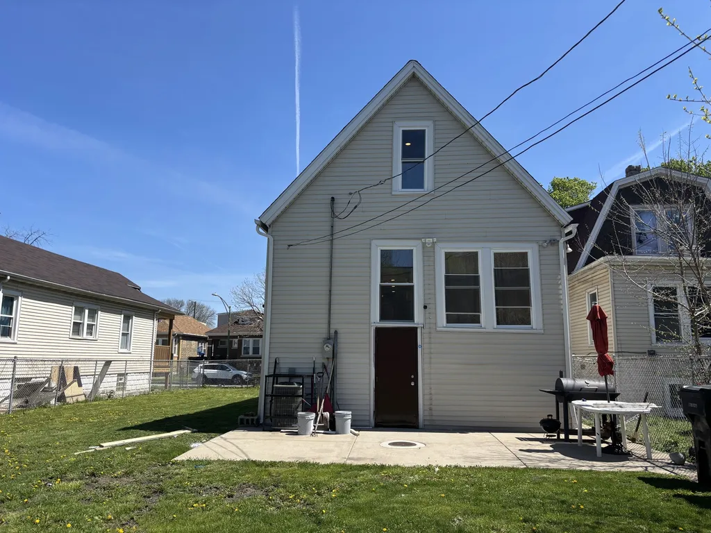 9236 South Blackstone Avenue Chicago IL 60619