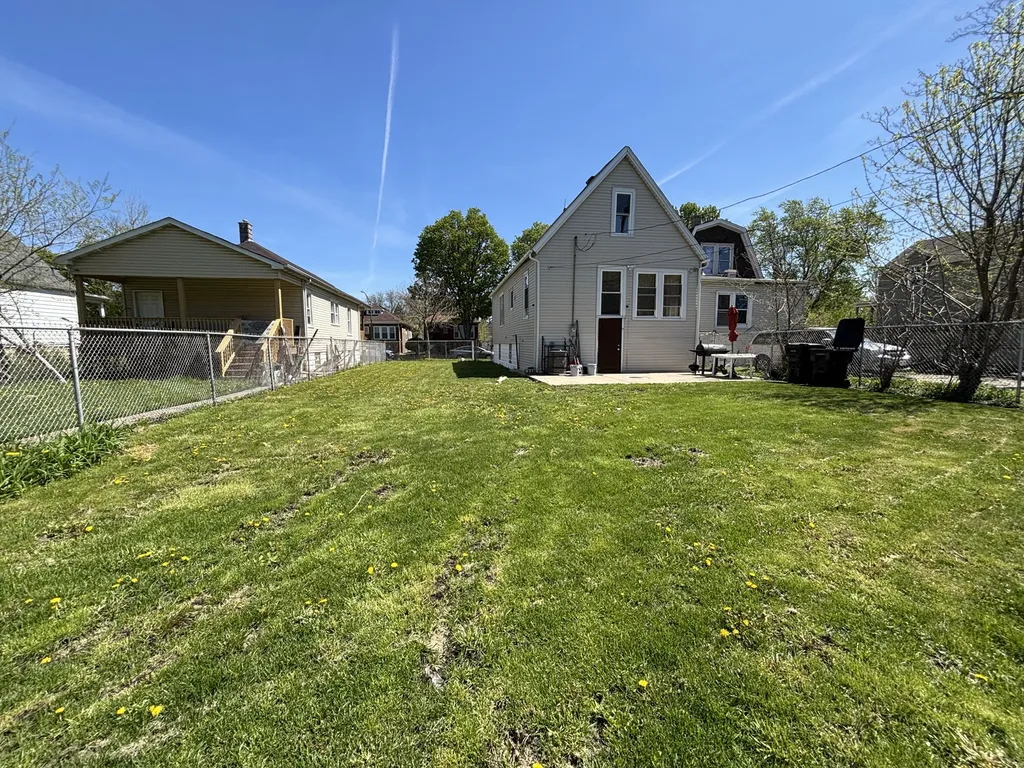 9236 South Blackstone Avenue Chicago IL 60619