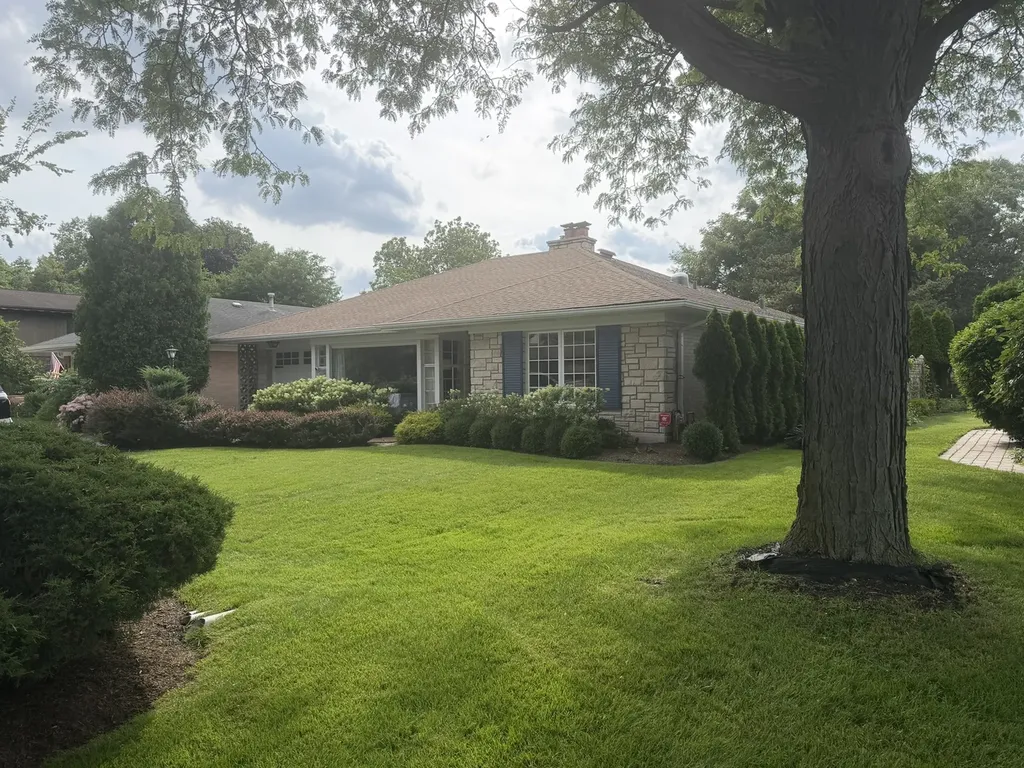 6618 North Lightfoot Avenue Chicago IL 60646