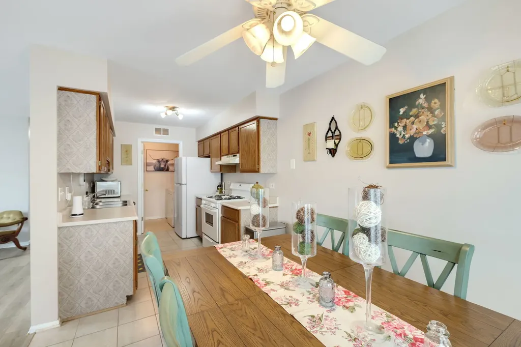 177 Village Creek Drive Lake In The Hills IL 60156