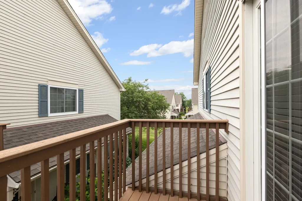 177 Village Creek Drive Lake In The Hills IL 60156