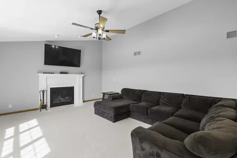 531 Meadow Lane Hinckley IL 60520