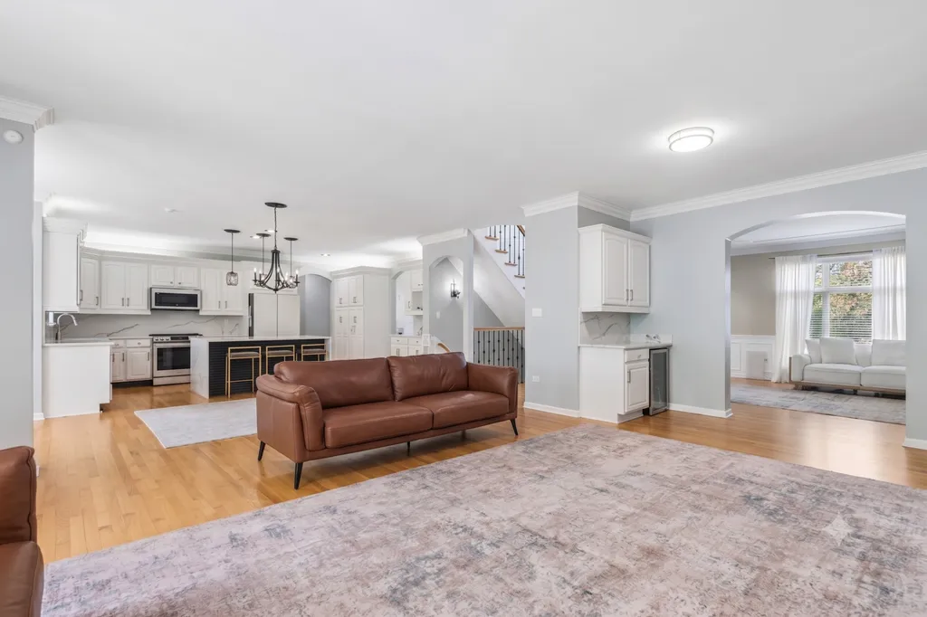 2207 Leverenz Road Naperville IL 60564