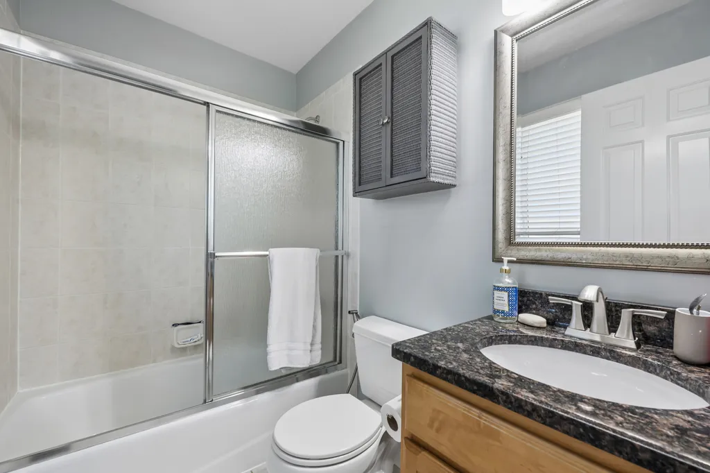 2207 Leverenz Road Naperville IL 60564
