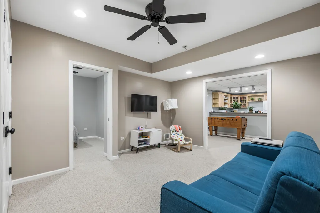 2207 Leverenz Road Naperville IL 60564