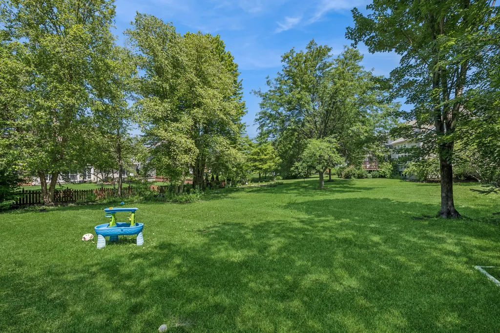 2207 Leverenz Road Naperville IL 60564