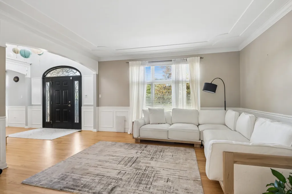 2207 Leverenz Road Naperville IL 60564