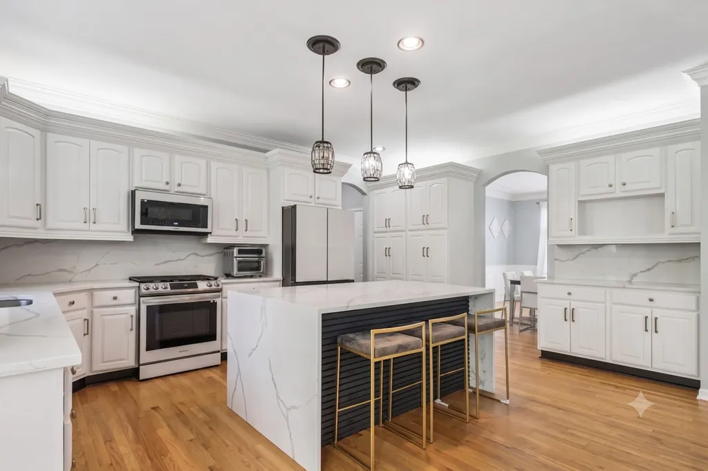 2207 Leverenz Road Naperville IL 60564