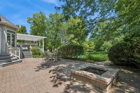 2207 Leverenz Road Naperville IL 60564