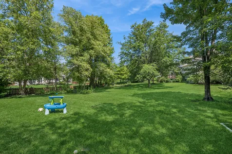 2207 Leverenz Road Naperville IL 60564