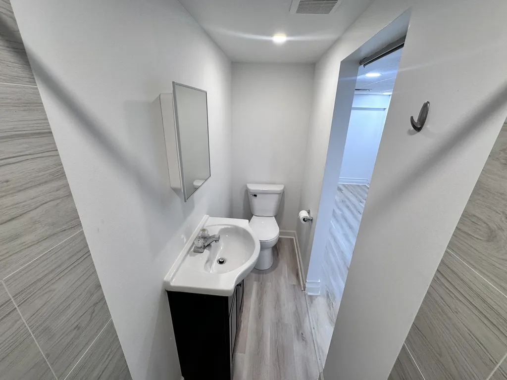 811 Shawnee Trail Roselle IL 60172