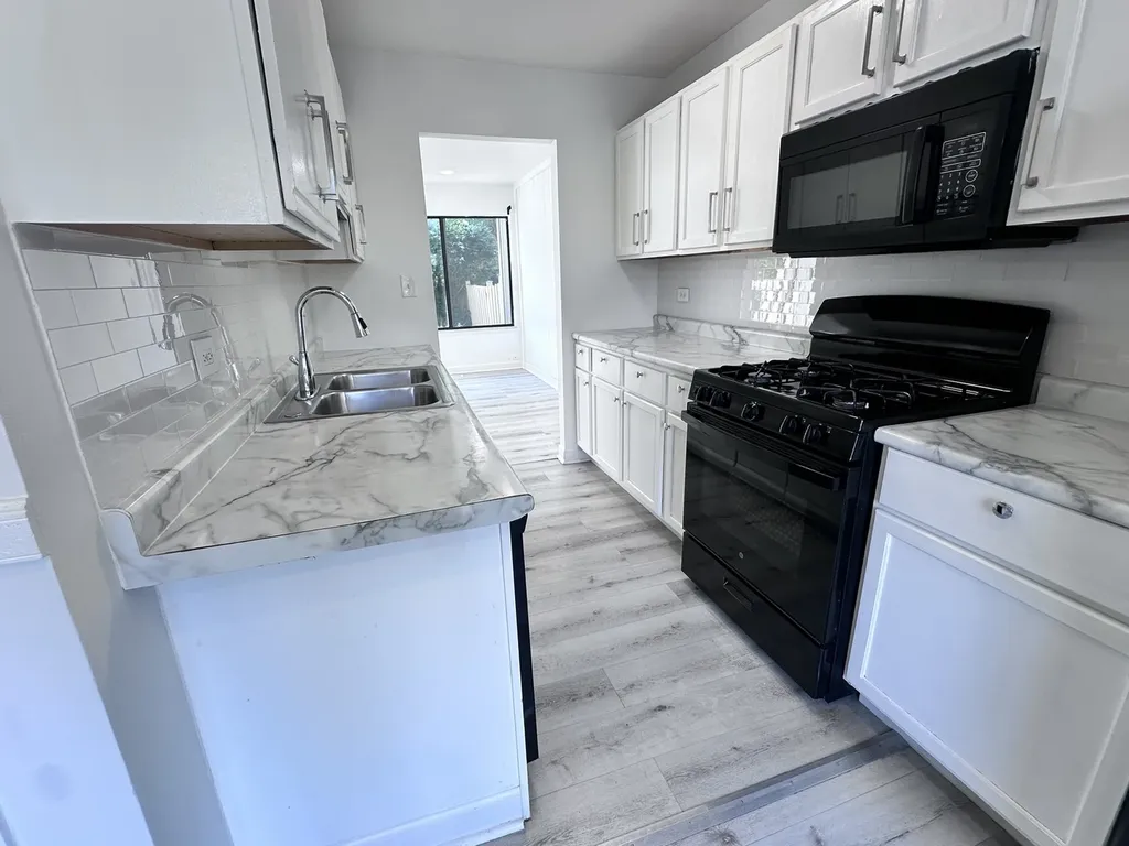 811 Shawnee Trail Roselle IL 60172