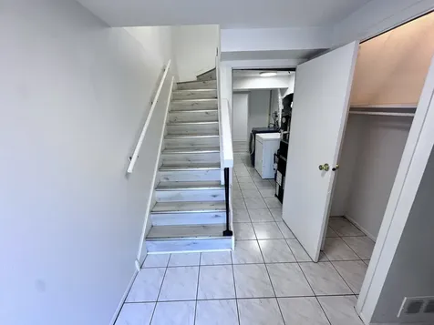 811 Shawnee Trail Roselle IL 60172