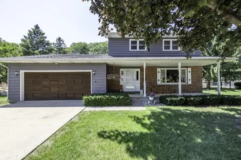 512 Cavin Avenue Winthrop Harbor IL 60096