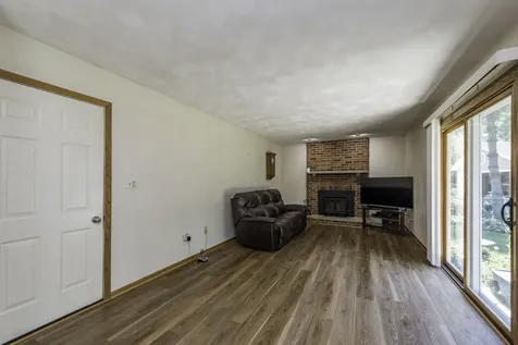 512 Cavin Avenue Winthrop Harbor IL 60096
