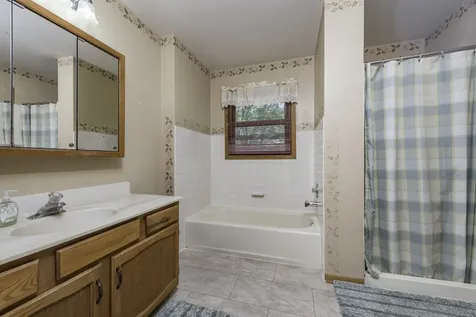 512 Cavin Avenue Winthrop Harbor IL 60096