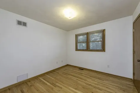 512 Cavin Avenue Winthrop Harbor IL 60096
