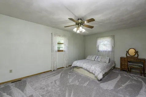 512 Cavin Avenue Winthrop Harbor IL 60096