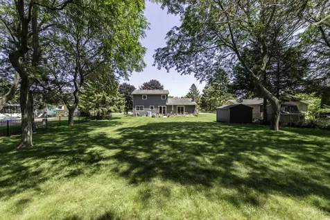 512 Cavin Avenue Winthrop Harbor IL 60096